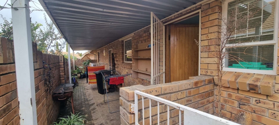 3 Bedroom Property for Sale in Langenhovenpark Free State